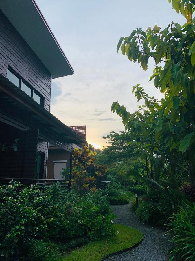 Baansuanklaiklungbangkrachao บ้านสวนใกล้กรุงบางกะเจ้า Phra Pradaeng Экстерьер фото